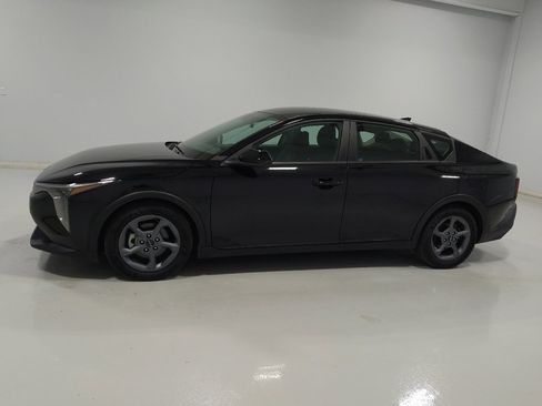 Used 2025 Kia K4 LXS image 2