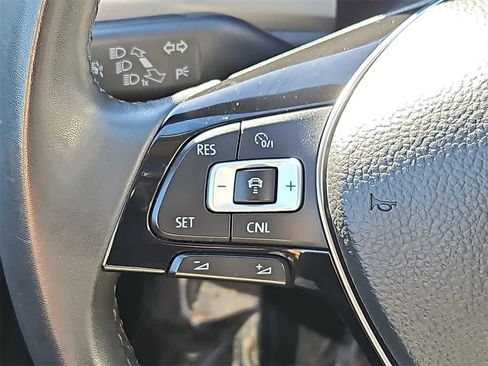 Used 2022 Volkswagen Passat 2.0T SE image 19