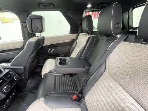Used 2022 Land Rover Discovery HSE R-Dynamic AWD/4WD image 11