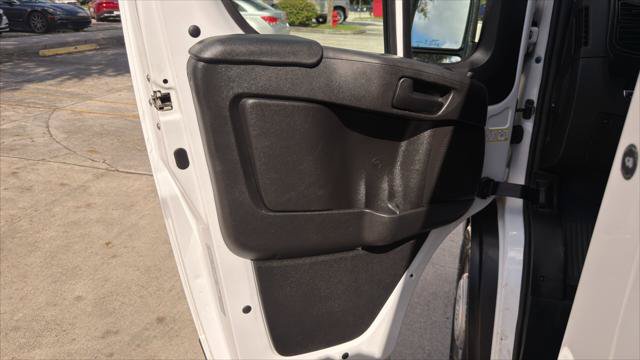 Used 2025 RAM ProMaster 2500 w/ Convenience Group FWD image 8