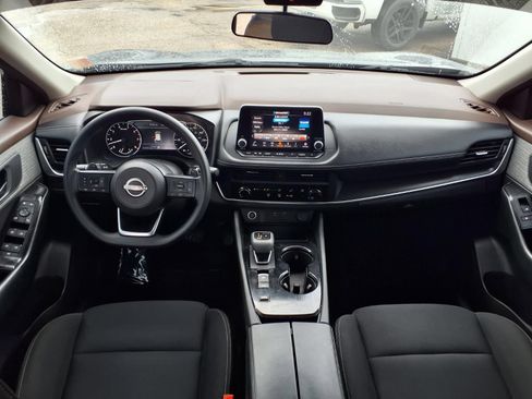 Used 2023 Nissan Rogue S FWD image 3