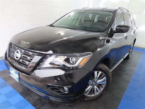 Used 2019 Nissan Pathfinder S AWD/4WD image 4