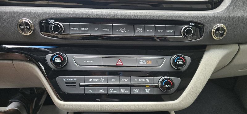 Used 2017 Kia Sedona SX FWD image 24