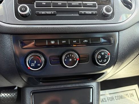 Used 2014 Volkswagen Tiguan S image 19