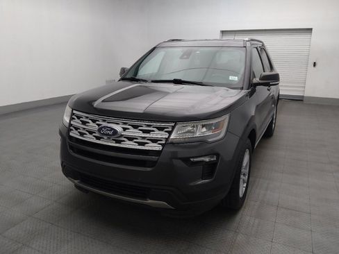 Used 2019 Ford Explorer XLT w/ Equipment Group 202A AWD/4WD image 13