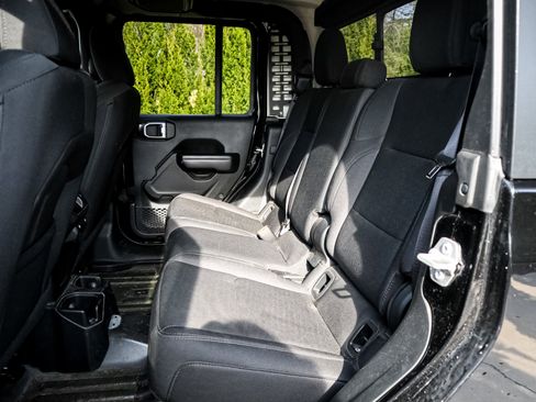 Used 2020 Jeep Gladiator Sport w/ Quick Order Package 24S image 8