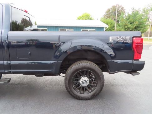Used 2022 Ford F250 Lariat w/ Black Appearance Package image 15
