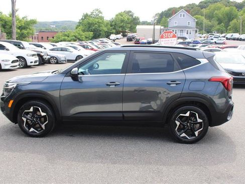 Used 2024 Kia Seltos EX FWD image 5
