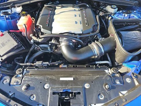 Used 2017 Chevrolet Camaro SS RWD image 13