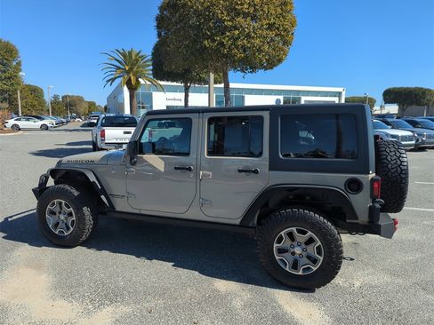 Used 2017 Jeep Wrangler Unlimited Rubicon w/ Connectivity Group image 10