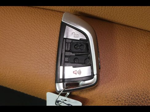 Used 2017 BMW 540i xDrive AWD/4WD image 25