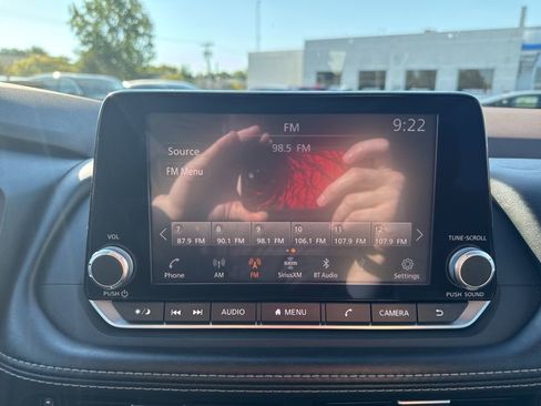 Used 2021 Nissan Rogue SV w/ Premium Package image 33