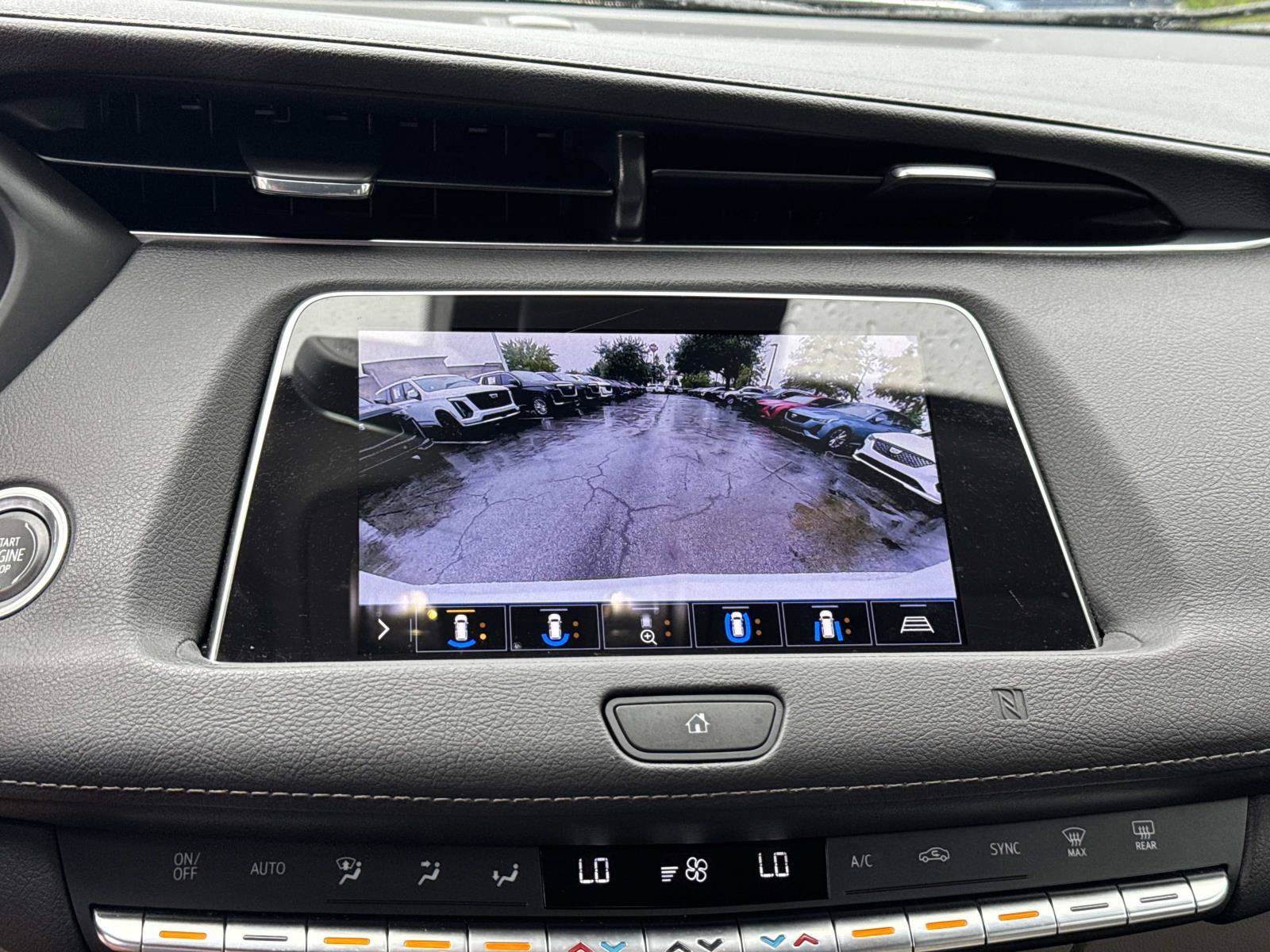 Used 2020 Cadillac XT4 Premium Luxury w/ Enhanced Visibility Package FWD image 20
