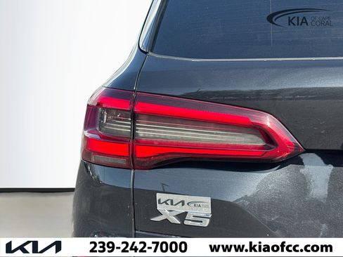 Used 2019 BMW X5 xDrive50i w/ M Sport Package AWD/4WD image 10
