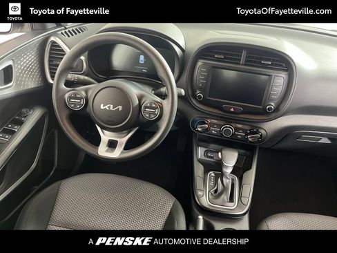 Used 2025 Kia Soul LX FWD image 12