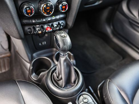 Used 2017 MINI Cooper 2-Door Hardtop image 10