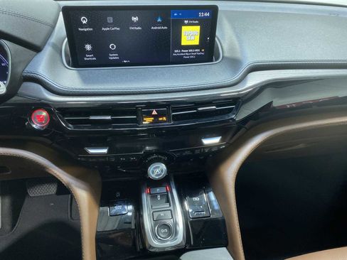 Used 2023 Acura MDX SH-AWD w/ Advance Package image 16