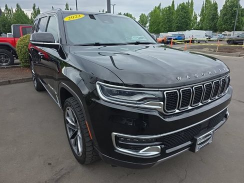 Used 2022 Jeep Wagoneer Series III w/ Premium Group I AWD/4WD image 6