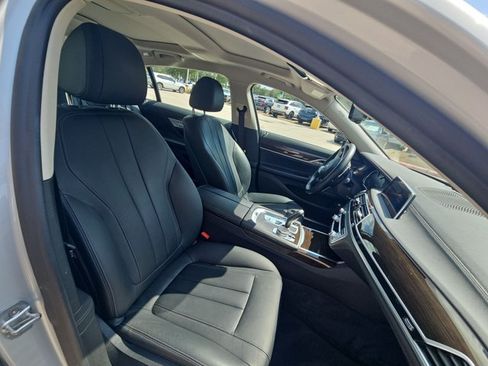Used 2019 BMW 740i w/ Cold Weather Package RWD image 20