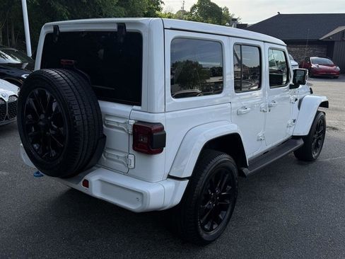 Used 2021 Jeep Wrangler Unlimited Sahara AWD/4WD image 18