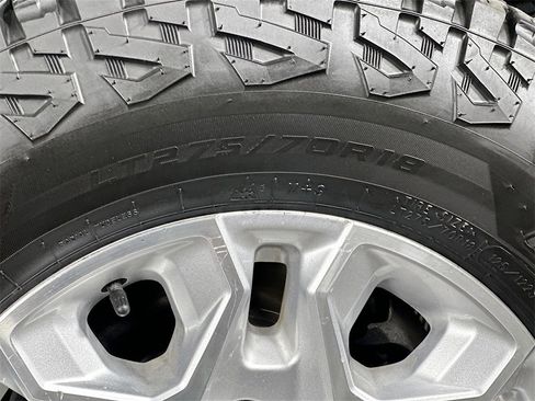 Used 2024 Chevrolet Silverado 2500 LT image 33