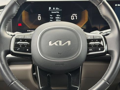 Used 2026 Kia Carnival FWD image 30