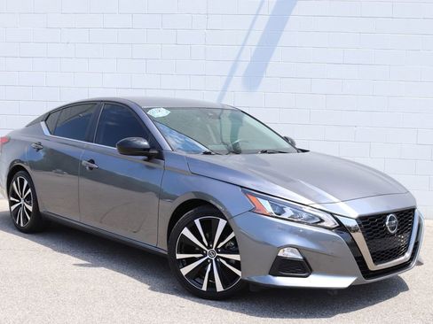 Used 2022 Nissan Altima 2.5 SR FWD image 1