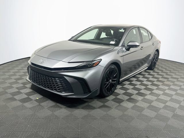 Certified 2025 Toyota Camry SE FWD image 4