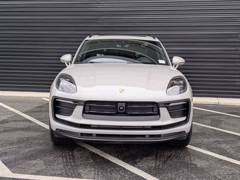 Certified 2026 Porsche Macan AWD/4WD image 10