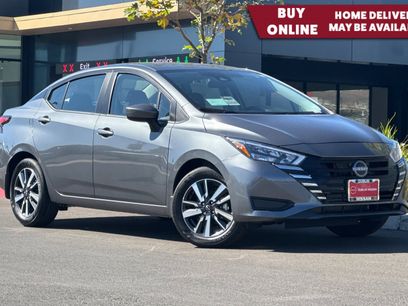 New 2025 Nissan Versa SV w/ Trunk Package