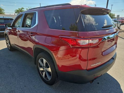 Used 2019 Chevrolet Traverse LT w/ LT Premium Package FWD image 4