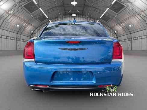 Used 2021 Chrysler 300 Touring w/ Sport Appearance Package RWD image 8