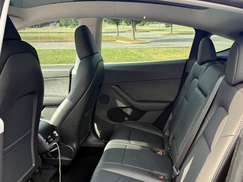 Used 2023 Tesla Model Y Long Range AWD/4WD image 13