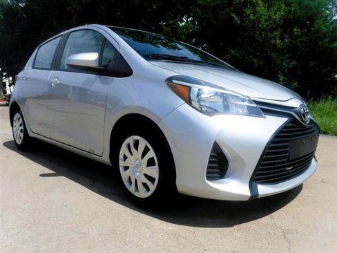Used 2015 Toyota Yaris L FWD image 3