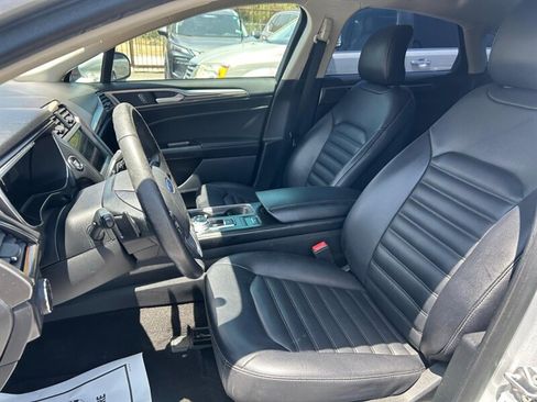 Used 2019 Ford Fusion SEL FWD image 14