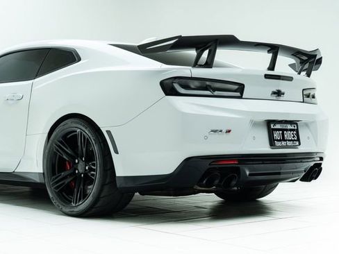 Used 2018 Chevrolet Camaro ZL1 image 20
