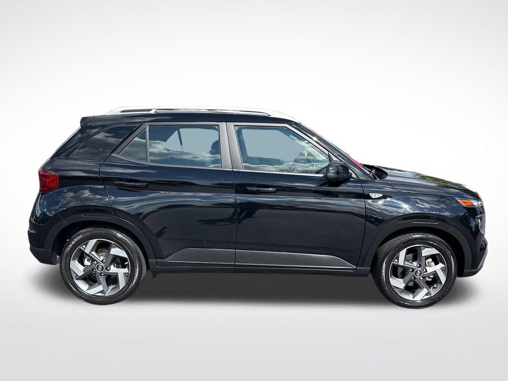 Certified 2024 Hyundai Venue SEL FWD image 6