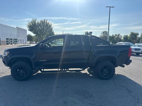 Used 2019 Chevrolet Colorado ZR2 w/ ZR2 Midnight Special Edition AWD/4WD image 7