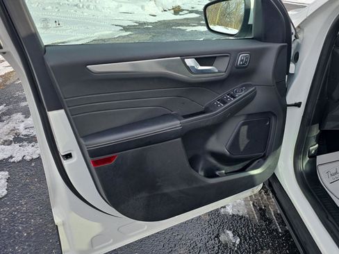 Used 2022 Ford Escape Titanium w/ Class II Trailer Tow Package image 12