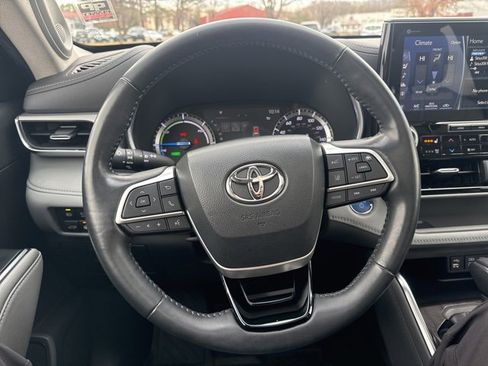Used 2022 Toyota Highlander Platinum image 35