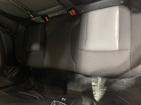 Used 2024 Subaru Ascent Premium w/ Convenience Package image 12