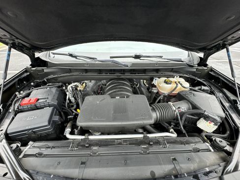 Used 2024 Chevrolet Suburban LS RWD image 27