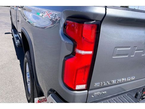 Used 2025 Chevrolet Silverado 3500 LTZ AWD/4WD image 31