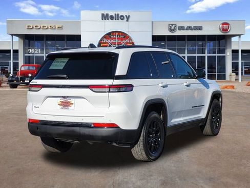 Certified 2025 Jeep Grand Cherokee Altitude AWD/4WD image 4