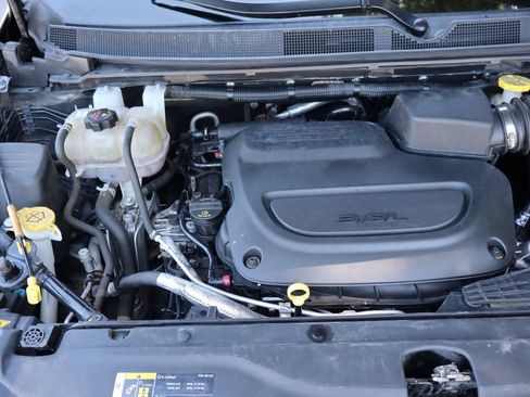 Used 2019 Chrysler Pacifica Limited w/ Advanced Safetytec Group FWD image 39