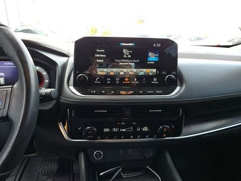 Used 2023 Nissan Rogue Platinum w/ Platinum Premium Package FWD image 18