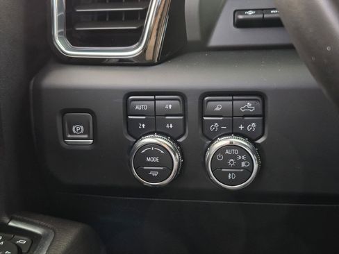 Used 2024 GMC Sierra 2500 Denali w/ Denali Reserve Package image 25