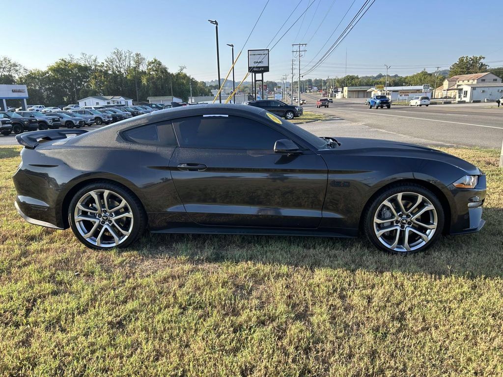 Used 2022 Ford Mustang GT Premium w/ Equipment Group 401A RWD image 2