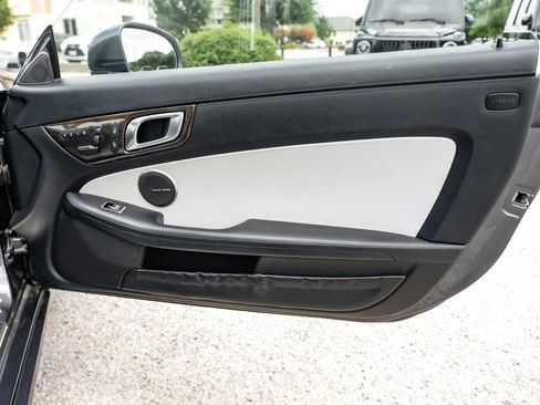 Used 2014 Mercedes-Benz SLK 350 image 30