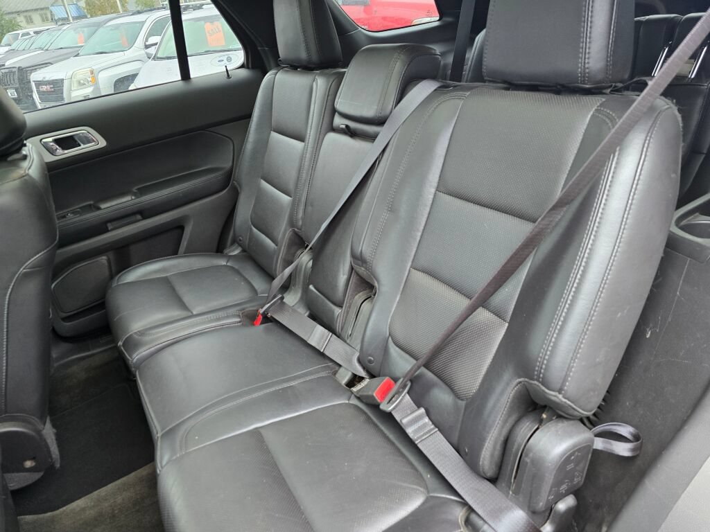 Used 2015 Ford Explorer Limited w/ Equipment Group 301A AWD/4WD image 19